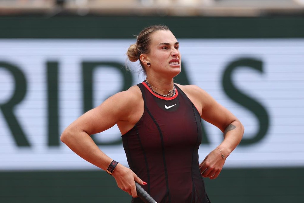 Số 1 thế giới Sabalenka bất ngờ dừng bước ở tứ kết Roland Garros, thua 0-6 ở set quyết định - Ảnh 1. Số 1 thế giới Sabalenka bất ngờ dừng bước ở tứ kết Roland Garros, thua 0-6 ở set quyết định - Ảnh 1.