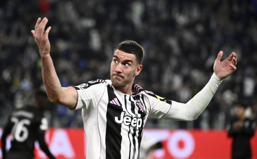 Juventus xác nhận chia tay Vlahovic