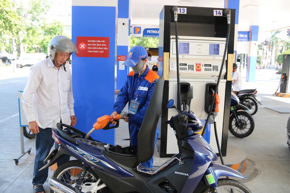 Chuyển đổi xăng sinh học: Quyền lợi người tiêu dùng là ưu tiên hàng đầu - Ảnh 2. Chuyển đổi xăng sinh học: Quyền lợi người tiêu dùng là ưu tiên hàng đầu - Ảnh 2.