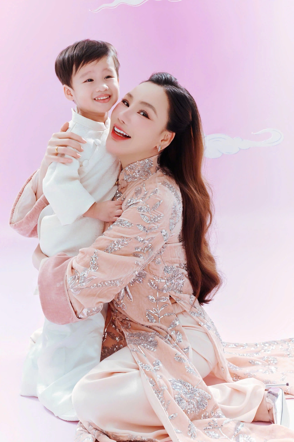 Hồ Quỳnh Hương trở lại sân khấu cùng "Phòng khách 3 thế hệ" - Ảnh 5.