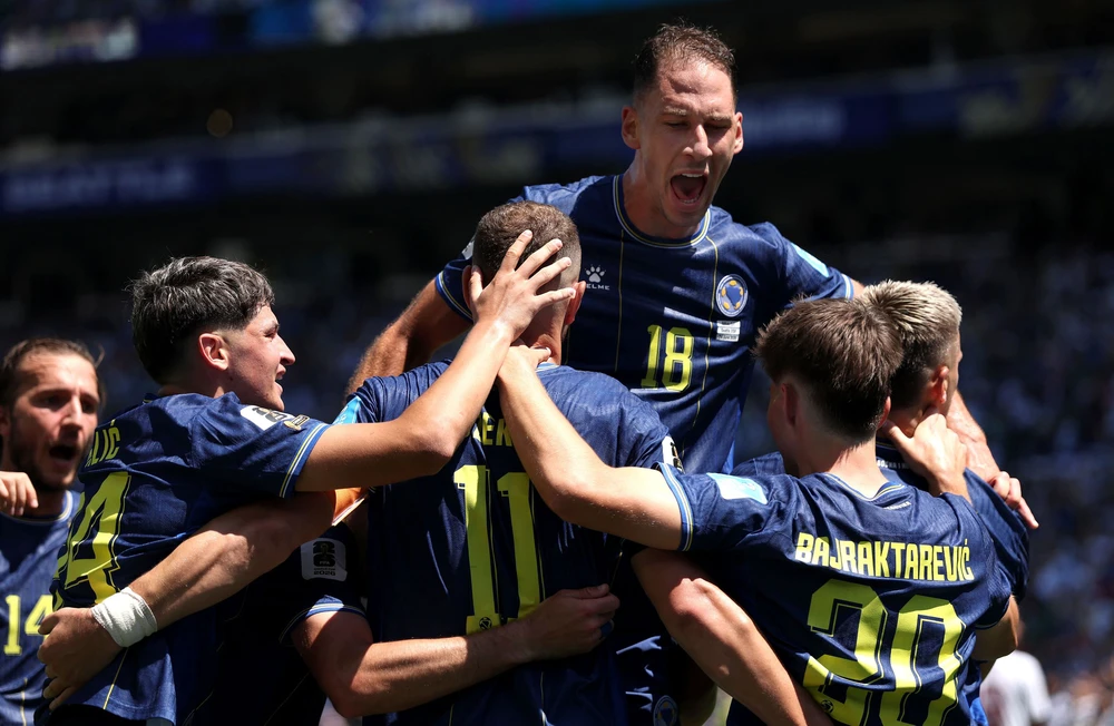 07h00 ngày 2/7, sân Levi's, Mỹ - Bosnia & Herzegovina: Bất ngờ từ Balkan? - Ảnh 1. 07h00 ngày 2/7, sân Levi's, Mỹ - Bosnia & Herzegovina: Bất ngờ từ Balkan? - Ảnh 1.