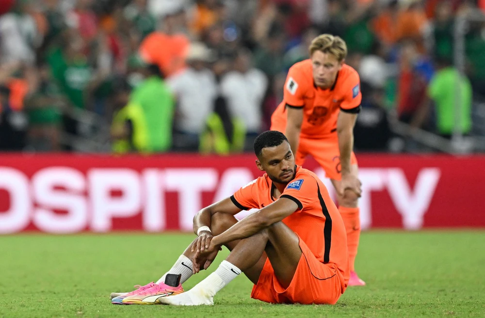 Hà Lan bị loại ở World Cup 2026: 2 thập kỷ "bất bại" và 20 cm thất bại - Ảnh 1.
