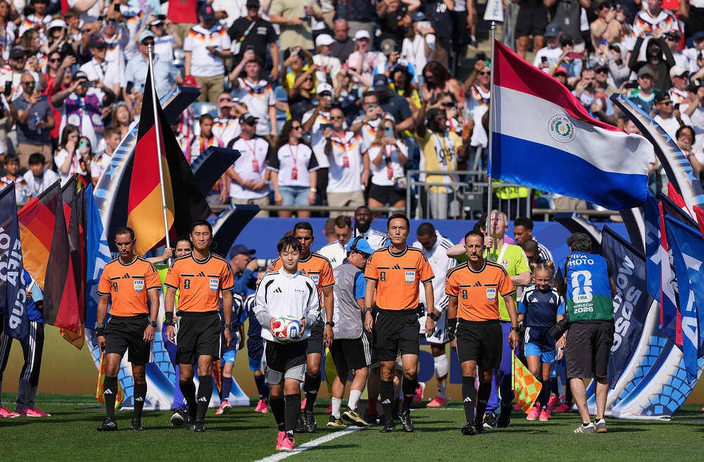 World Cup trên sân nhà: Khi đam mê đã lấn át mọi logic tài chính - Ảnh 1. World Cup trên sân nhà: Khi đam mê đã lấn át mọi logic tài chính - Ảnh 1.