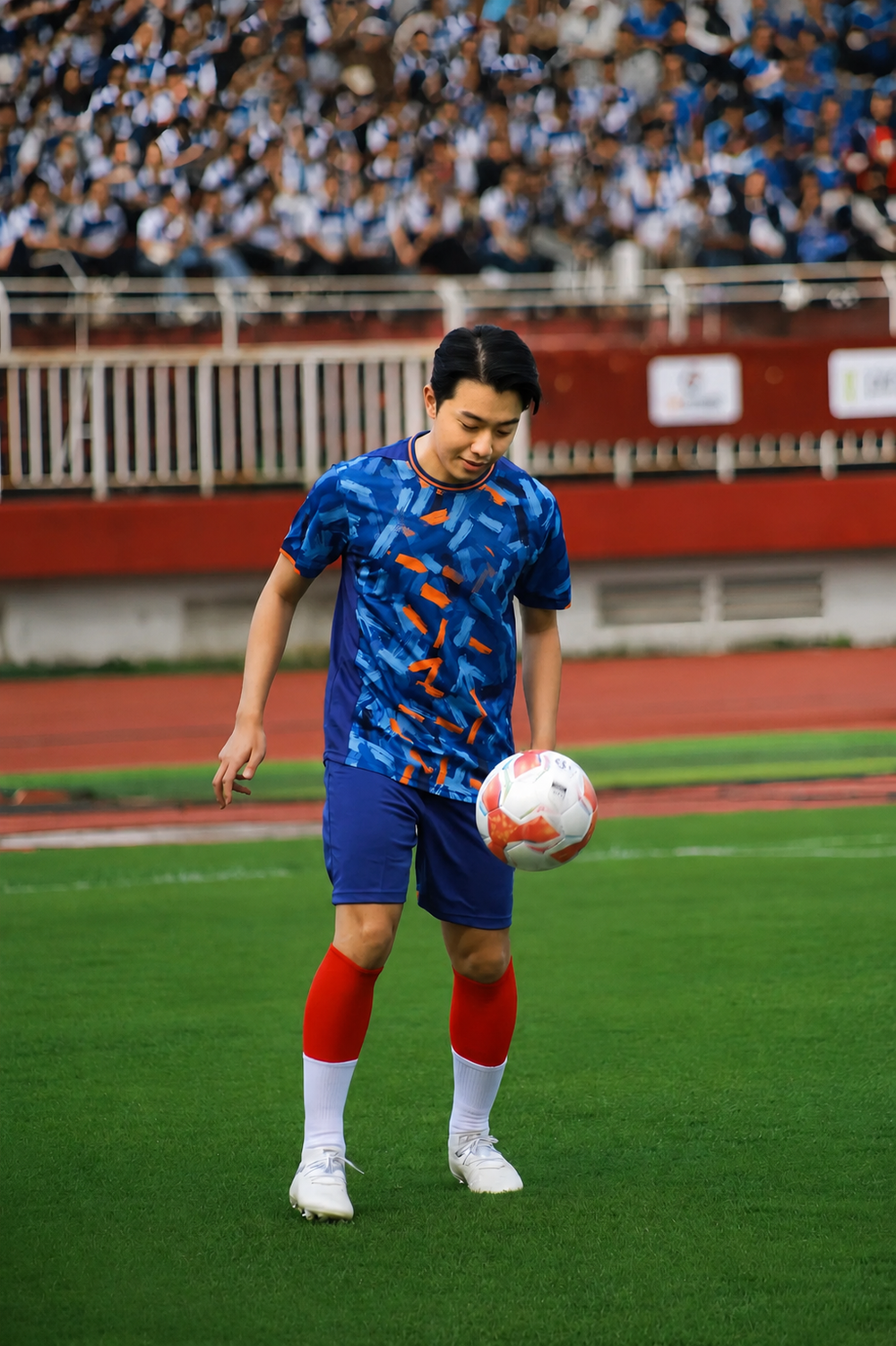Diễn viên Cris Phan: "World Cup giống như mùa mới của bộ phim yêu thích" - Ảnh 1. Diễn viên Cris Phan: "World Cup giống như mùa mới của bộ phim yêu thích" - Ảnh 1.