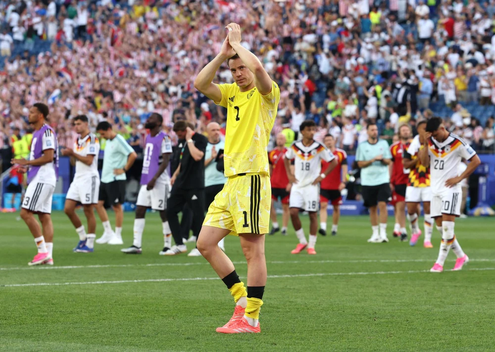 Huyền thoại Manuel Neuer chia tay tuyển Đức sau thất bại ở World Cup 2026 - Ảnh 1.