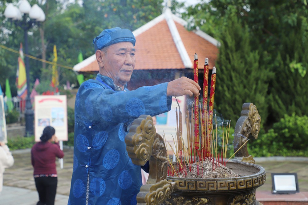 Tri ân bậc tiền nhân có công khai phá, mở mang vùng đất phương Nam - Ảnh 2.