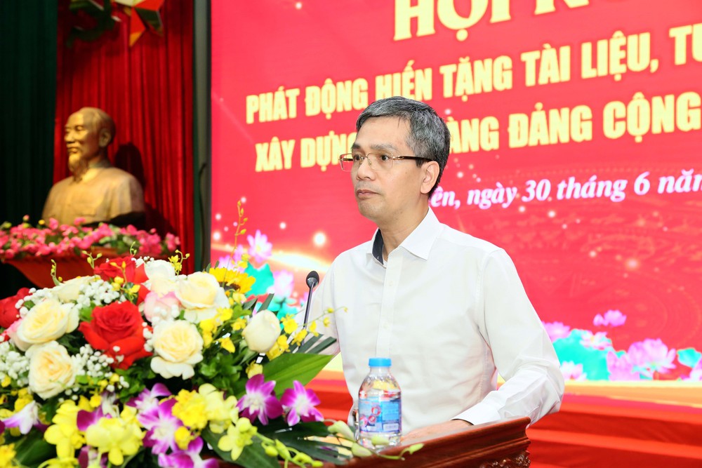 Bàn giao hơn 200 tài liệu, tư liệu, hiện vật xây dựng Bảo tàng Đảng Cộng sản Việt Nam - Ảnh 4.