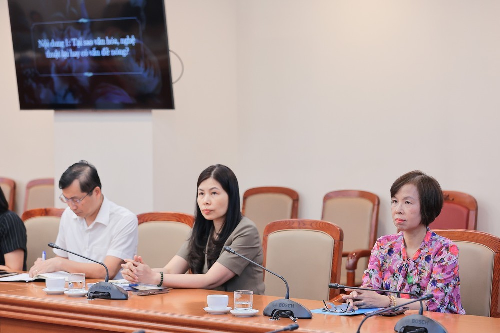 TTXVN tổ chức Tọa đàm nâng cao kỹ năng viết, phản biện về văn hóa, nghệ thuật - Ảnh 5.