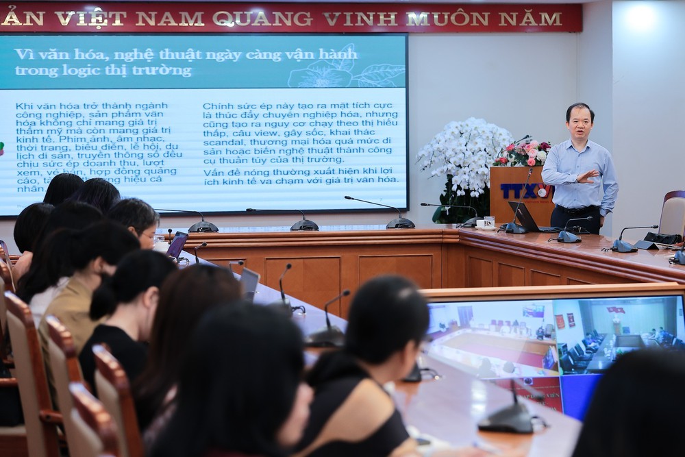 TTXVN tổ chức Tọa đàm nâng cao kỹ năng viết, phản biện về văn hóa, nghệ thuật - Ảnh 3.