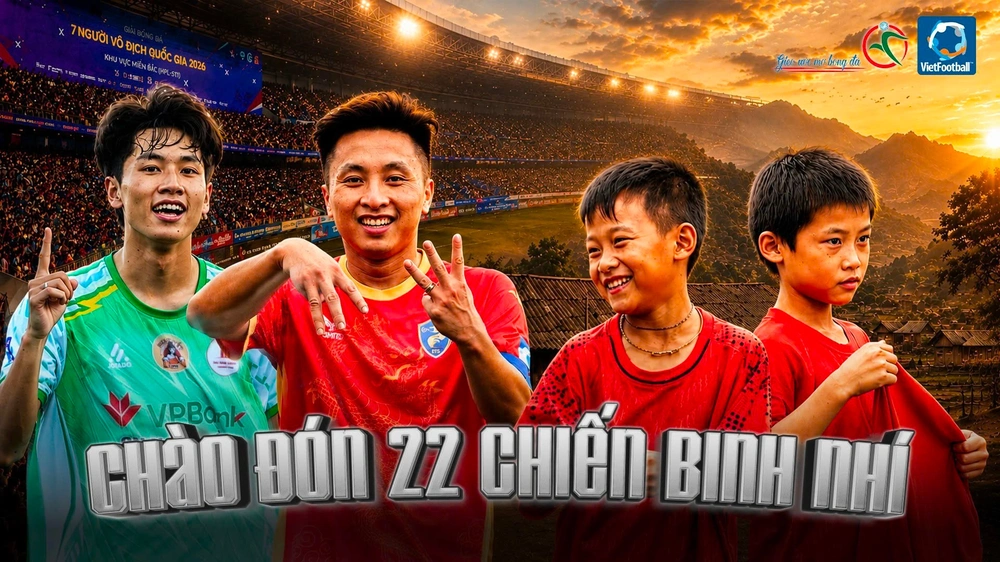 Từ lớp học bóng đá vùng cao đến "sân khấu ngoại hạng" HPL-S13 - Ảnh 1.