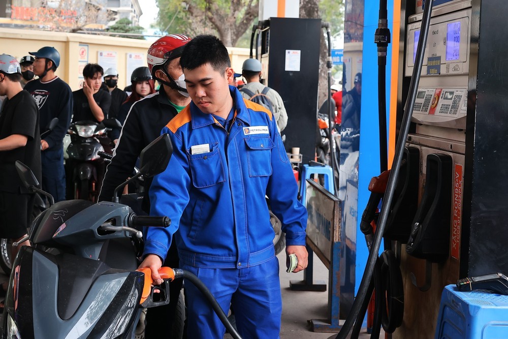 Giá xăng dầu đồng loạt giảm từ chiều 4/6 - Ảnh 1.