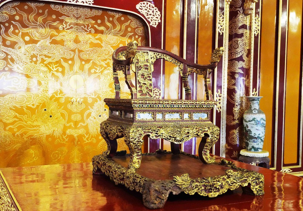 Bảo vật quốc gia "Ngai vua triều Nguyễn" được trưng bày trở lại tại Điện Thái Hòa - Ảnh 5.