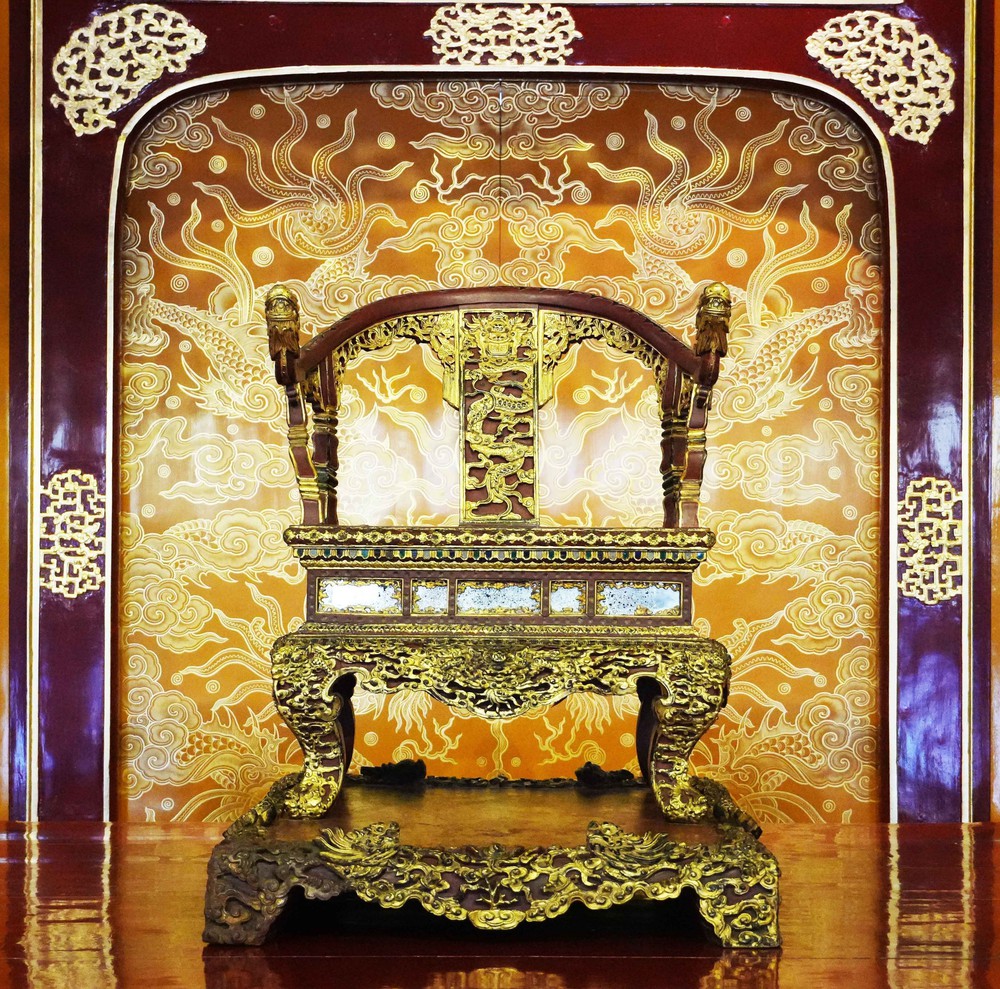 Bảo vật quốc gia "Ngai vua triều Nguyễn" được trưng bày trở lại tại Điện Thái Hòa - Ảnh 2.