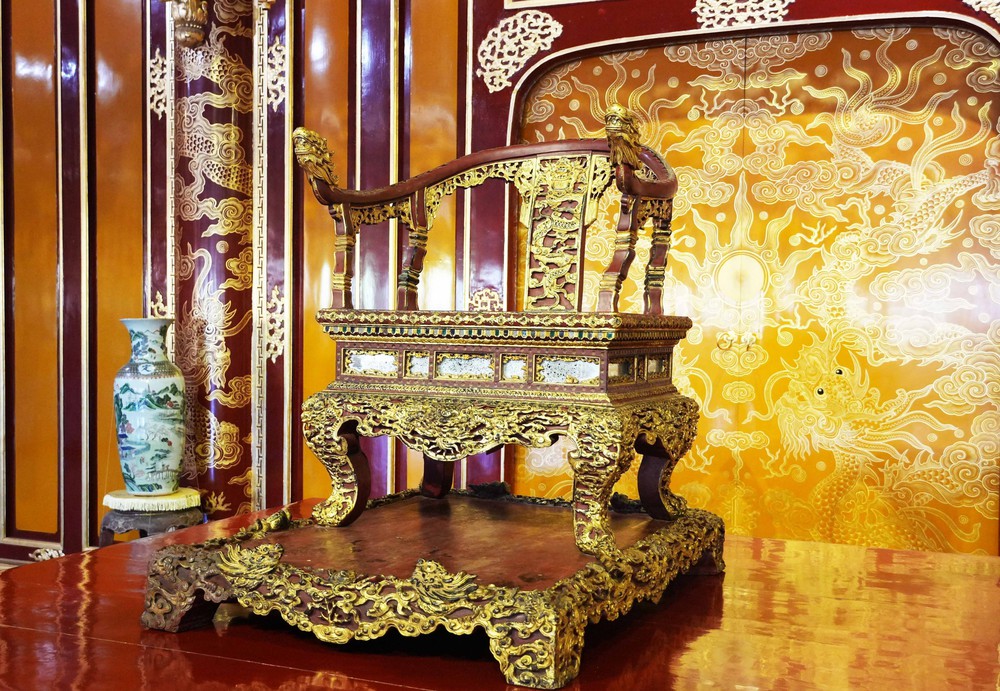 Bảo vật quốc gia "Ngai vua triều Nguyễn" được trưng bày trở lại tại Điện Thái Hòa - Ảnh 3.