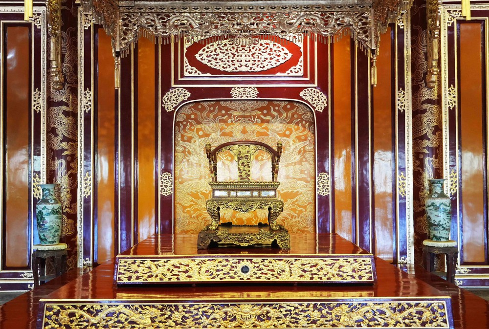 Bảo vật quốc gia "Ngai vua triều Nguyễn" được trưng bày trở lại tại Điện Thái Hòa - Ảnh 1.