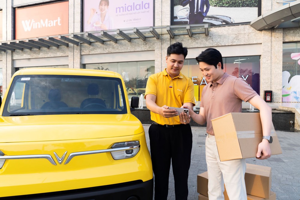 Chủ kinh doanh mê VinFast EC Van: Gọn như xe phố, chở hàng như "lực sĩ" - Ảnh 1.