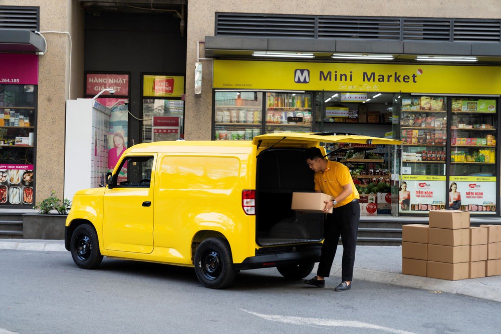 Chủ kinh doanh mê VinFast EC Van: Gọn như xe phố, chở hàng như "lực sĩ" - Ảnh 2.