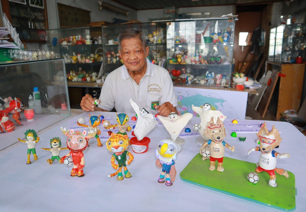 Theo dòng World Cup 2026 cùng nghệ nhân của những mảnh ghép đam mê - Ảnh 1.