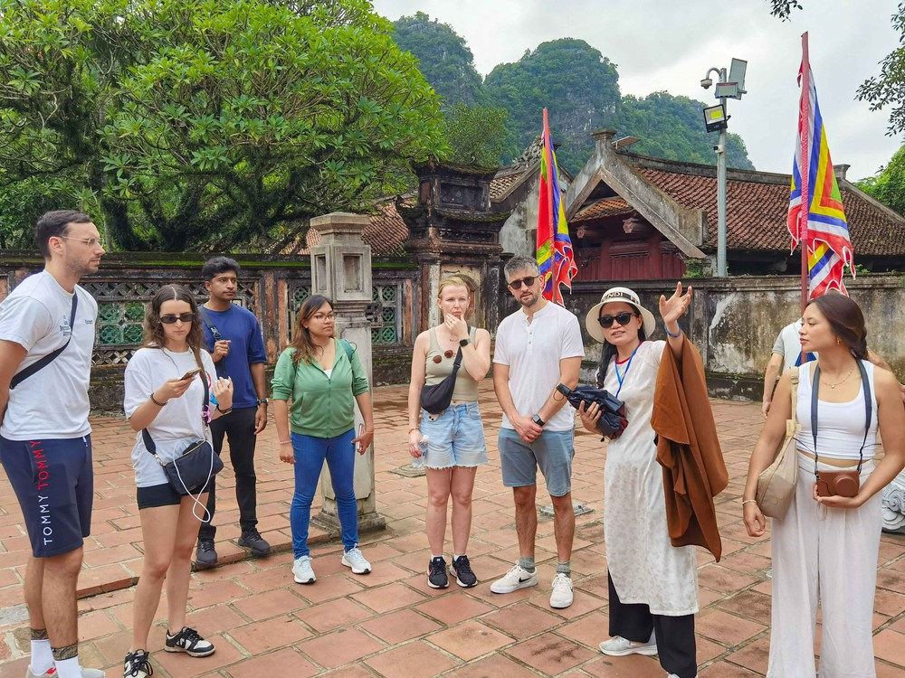 Việt Nam tiếp tục là điểm đến hút khách quốc tế - Ảnh 1.
