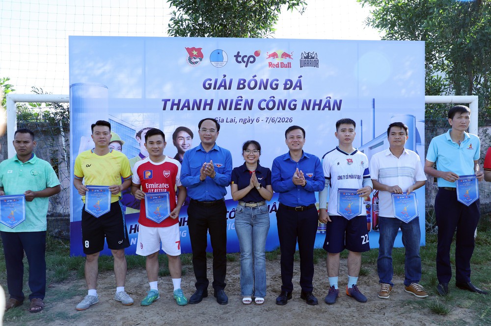 Khai mạc Giải bóng đá nam Thanh niên công nhân năm 2026 tại tỉnh Gia Lai - Ảnh 1. Khai mạc Giải bóng đá nam Thanh niên công nhân năm 2026 tại tỉnh Gia Lai - Ảnh 1.