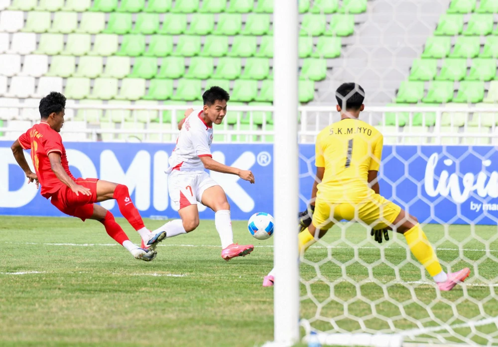 U19 Việt Nam đấu U19 Indonesia: 90 phút bản lĩnh và không khoan nhượng - Ảnh 1. U19 Việt Nam đấu U19 Indonesia: 90 phút bản lĩnh và không khoan nhượng - Ảnh 1.