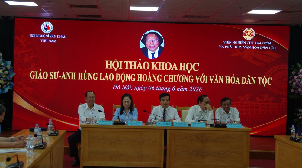 GS Hoàng Chương - người đứng về những đổi mới của sân khấu - Ảnh 1. GS Hoàng Chương - người đứng về những đổi mới của sân khấu - Ảnh 1.