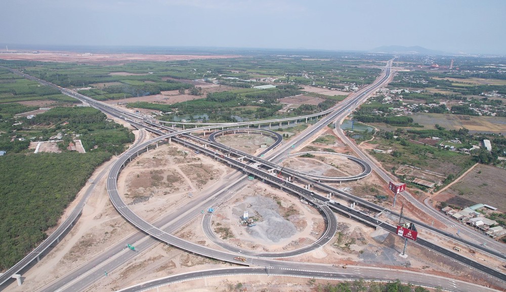 Chính thức đưa vào khai thác toàn bộ các nhánh nút giao Long Thành - Ảnh 2.