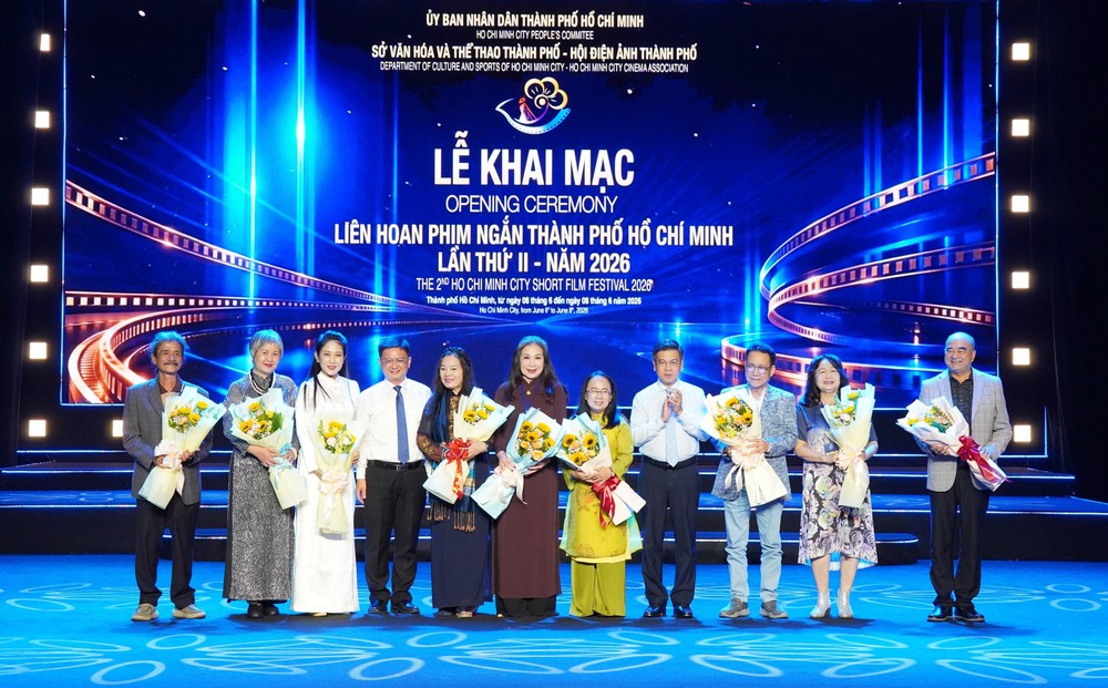 Khai mạc Liên hoan phim ngắn TP. Hồ Chí Minh với chủ đề "Vươn mình toả sáng" - Ảnh 1. Khai mạc Liên hoan phim ngắn TP. Hồ Chí Minh với chủ đề "Vươn mình toả sáng" - Ảnh 1.