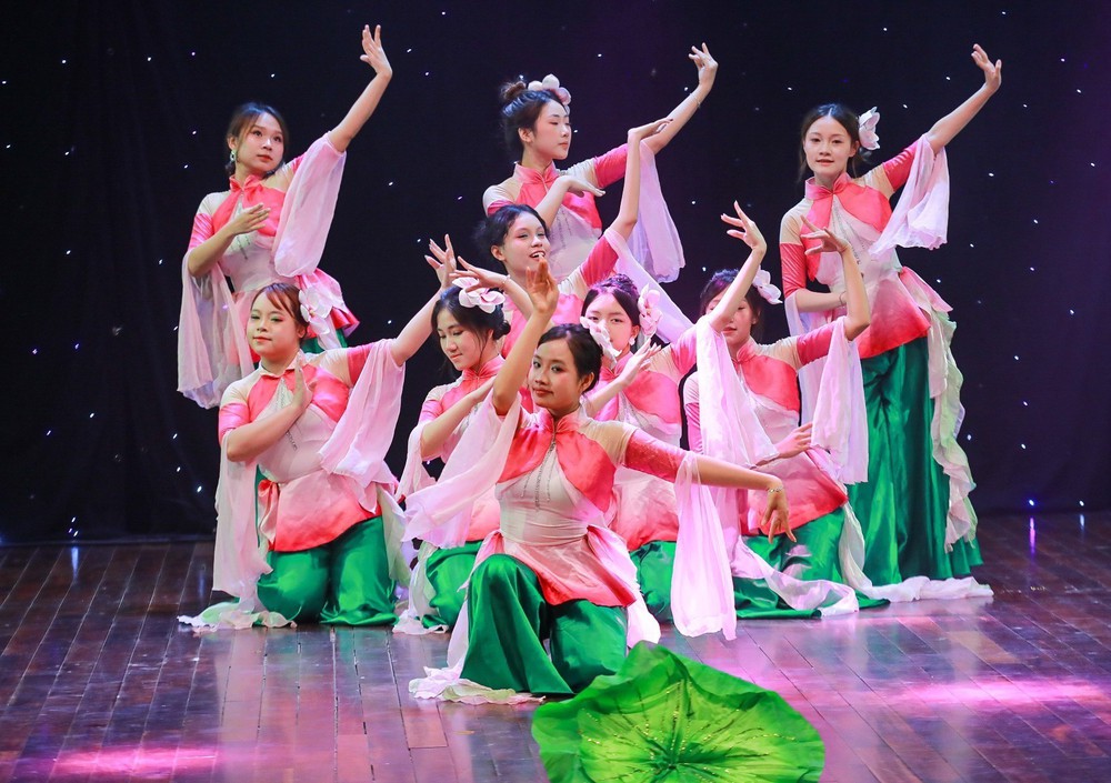 Thế hệ trẻ kết nối nghệ thuật truyền thống với hơi thở hiện đại - Ảnh 7.