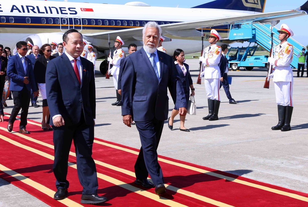 Thủ tướng Timor-Leste Kay Rala Xanana Gusmão đến Hà Nội, bắt đầu thăm chính thức Việt Nam và dự AFF 2026 - Ảnh 2. Thủ tướng Timor-Leste Kay Rala Xanana Gusmão đến Hà Nội, bắt đầu thăm chính thức Việt Nam và dự AFF 2026 - Ảnh 2.