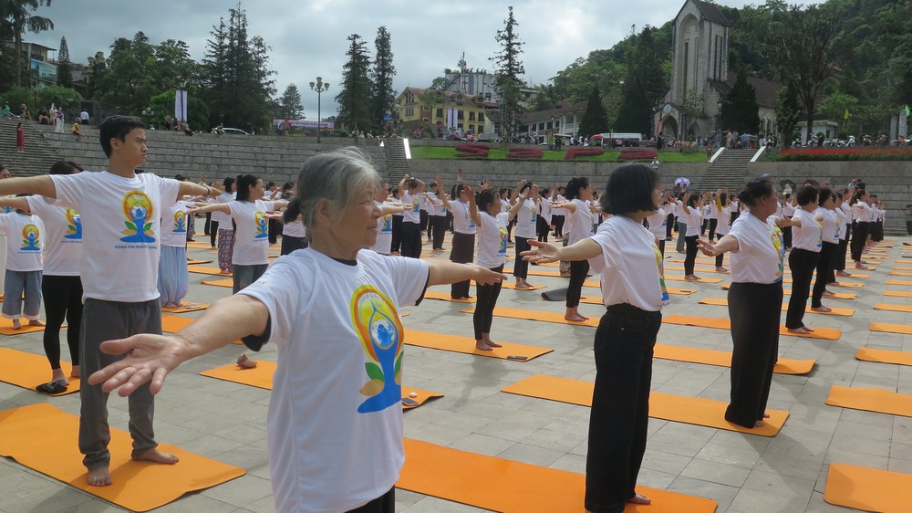 Ngày Quốc tế Yoga: Gắn kết, giao lưu văn hóa Việt Nam - Ấn Độ - Ảnh 4. Ngày Quốc tế Yoga: Gắn kết, giao lưu văn hóa Việt Nam - Ấn Độ - Ảnh 4.