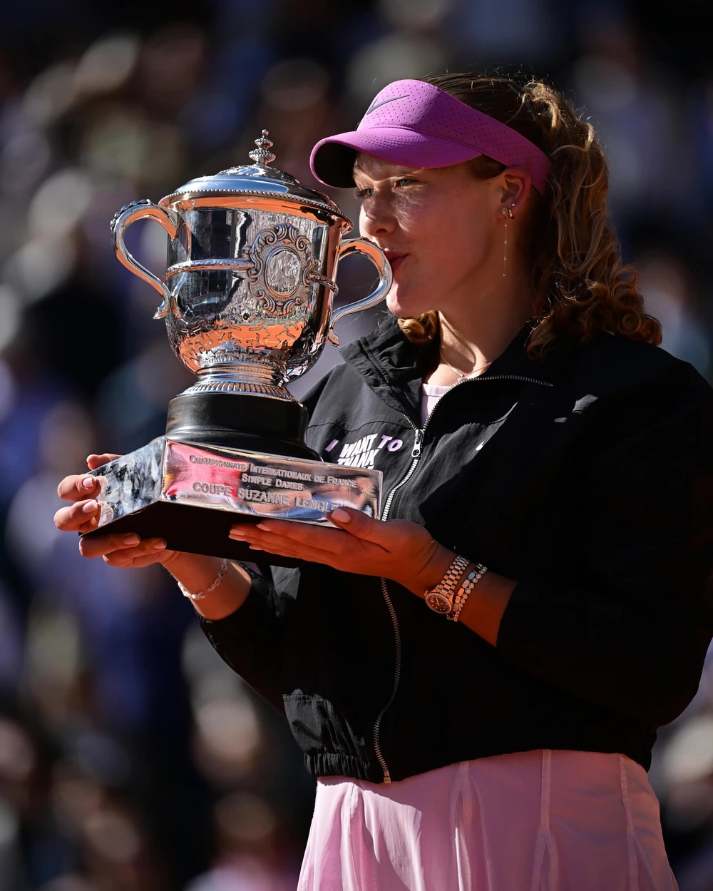 Mirra Andreeva đi vào lịch sử Roland Garros - Ảnh 1. Mirra Andreeva đi vào lịch sử Roland Garros - Ảnh 1.