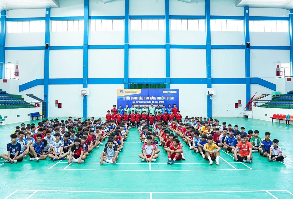 Hồ Văn Ý, Đức Hòa truyền cảm hứng cho thế hệ futsal trẻ Việt Nam - Ảnh 1. Hồ Văn Ý, Đức Hòa truyền cảm hứng cho thế hệ futsal trẻ Việt Nam - Ảnh 1.