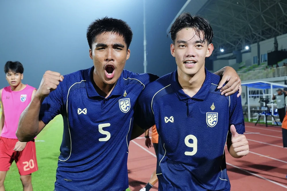 U19 Việt Nam 'nín thở' xem U19 Australia thi đấu - Ảnh 2. U19 Việt Nam 'nín thở' xem U19 Australia thi đấu - Ảnh 2.