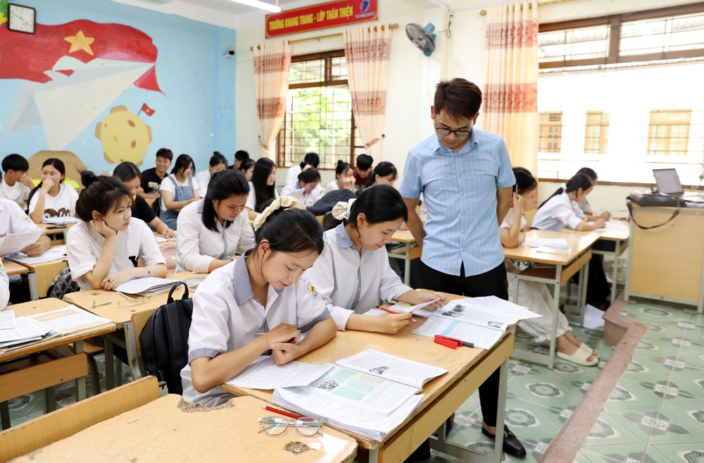 Kỳ thi tốt nghiệp THPT 2026: Hà Nội rà soát toàn diện, hỗ trợ thí sinh tối đa - Ảnh 1.