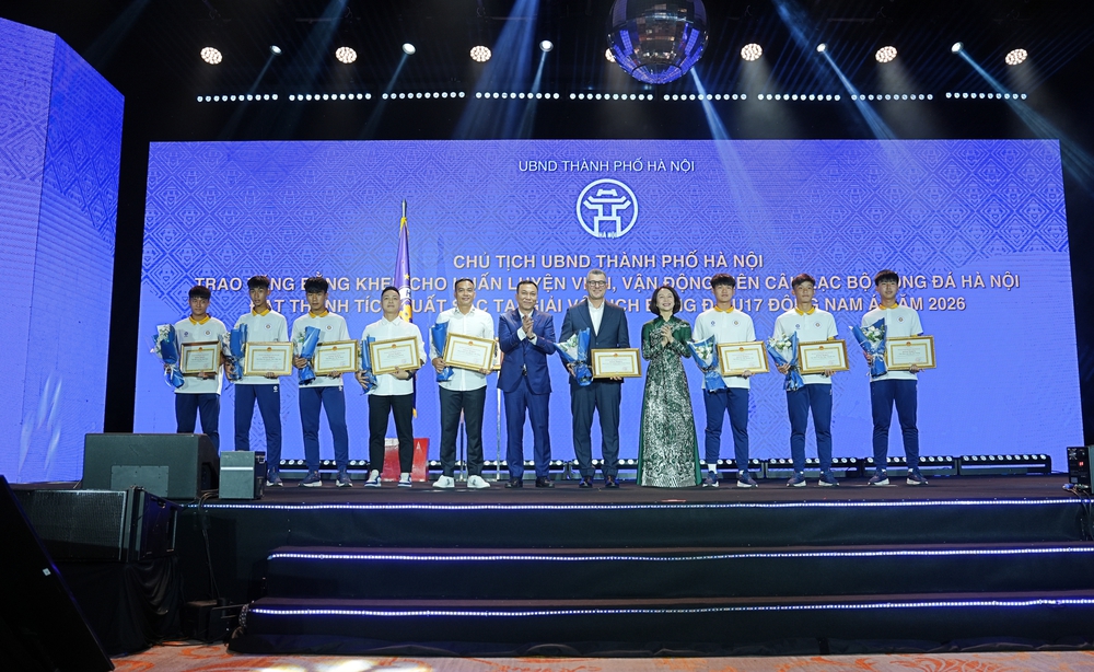 CLB bóng đá Hà Nội vinh dự đón nhận Huân chương Lao động hạng Nhì - Ảnh 4.