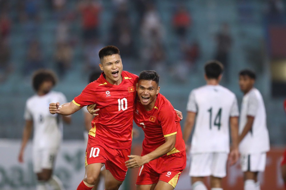Malaysia cân nhắc sử dụng đội hình hai cho Asean Cup, đội tuyển Việt Nam có lợi? - Ảnh 2. Malaysia cân nhắc sử dụng đội hình hai cho Asean Cup, đội tuyển Việt Nam có lợi? - Ảnh 2.