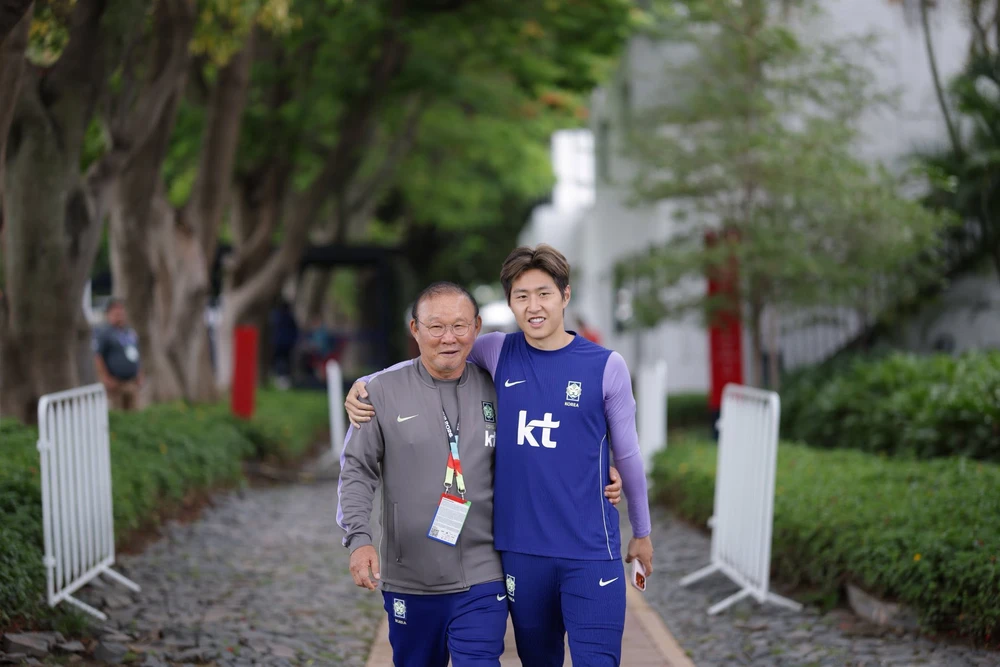 HLV Park Hang Seo 'khoe' ảnh World Cup cùng đội tuyển Hàn Quốc - Ảnh 1. HLV Park Hang Seo 'khoe' ảnh World Cup cùng đội tuyển Hàn Quốc - Ảnh 1.