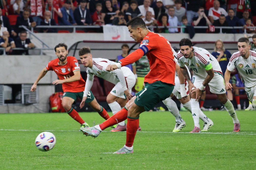 World Cup trên sân nhà - HLV Hoàng Văn Phúc: “Bồ Đào Nha và Pháp là ứng cử viên vô địch” - Ảnh 2. World Cup trên sân nhà - HLV Hoàng Văn Phúc: “Bồ Đào Nha và Pháp là ứng cử viên vô địch” - Ảnh 2.