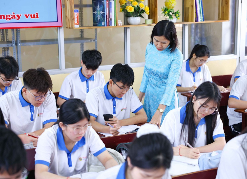 Sẵn sàng cho Kỳ thi tốt nghiệp Trung học phổ thông năm 2026: Không để bị động trong bất kỳ tình huống nào - Ảnh 4. Sẵn sàng cho Kỳ thi tốt nghiệp Trung học phổ thông năm 2026: Không để bị động trong bất kỳ tình huống nào - Ảnh 4.