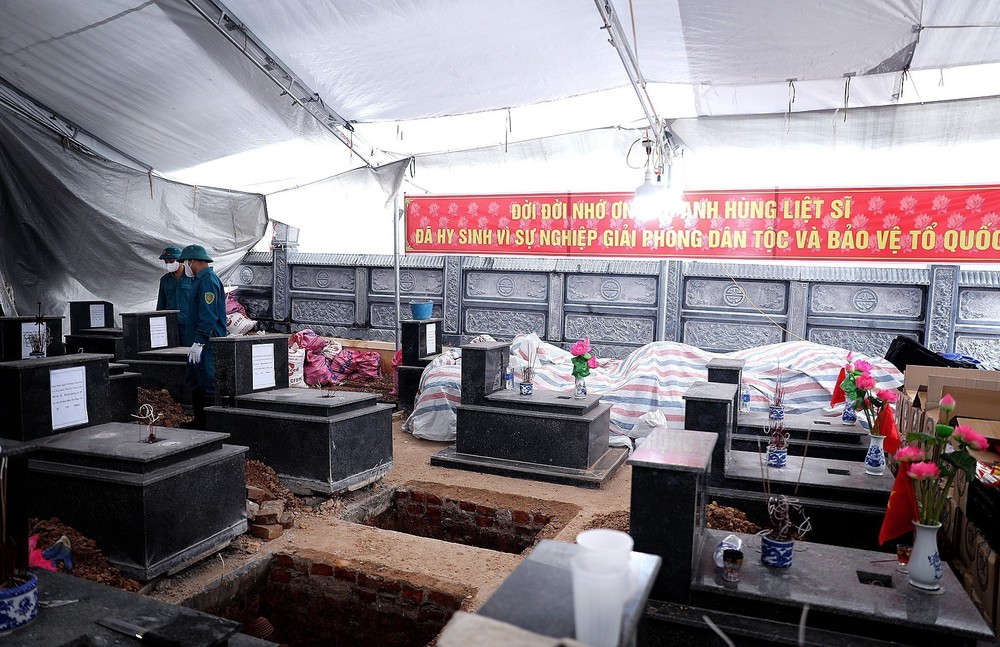 Phú Thọ lấy mẫu ADN xác định danh tính 24 hài cốt liệt sĩ chưa rõ thông tin - Ảnh 3. Phú Thọ lấy mẫu ADN xác định danh tính 24 hài cốt liệt sĩ chưa rõ thông tin - Ảnh 3.