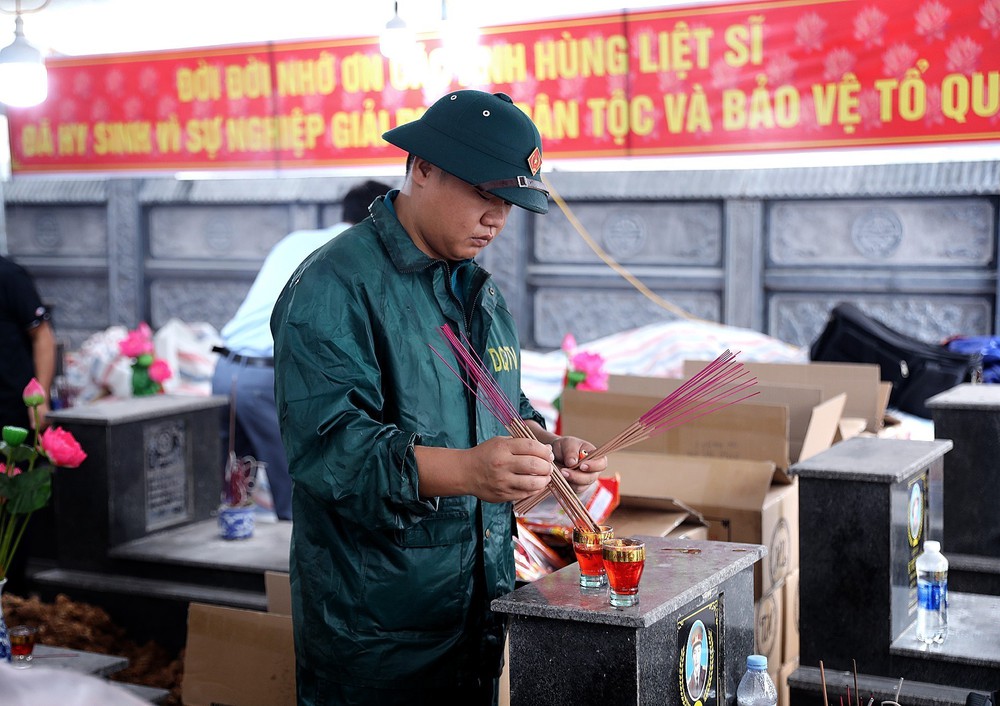 Phú Thọ lấy mẫu ADN xác định danh tính 24 hài cốt liệt sĩ chưa rõ thông tin - Ảnh 2. Phú Thọ lấy mẫu ADN xác định danh tính 24 hài cốt liệt sĩ chưa rõ thông tin - Ảnh 2.