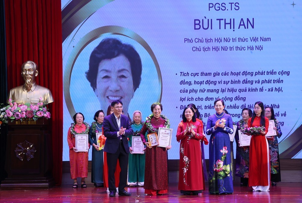 Tôn vinh những đóng góp to lớn của đội ngũ nữ trí thức Việt Nam - Ảnh 8.