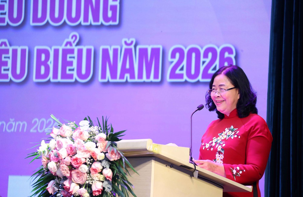 Tôn vinh những đóng góp to lớn của đội ngũ nữ trí thức Việt Nam - Ảnh 1.