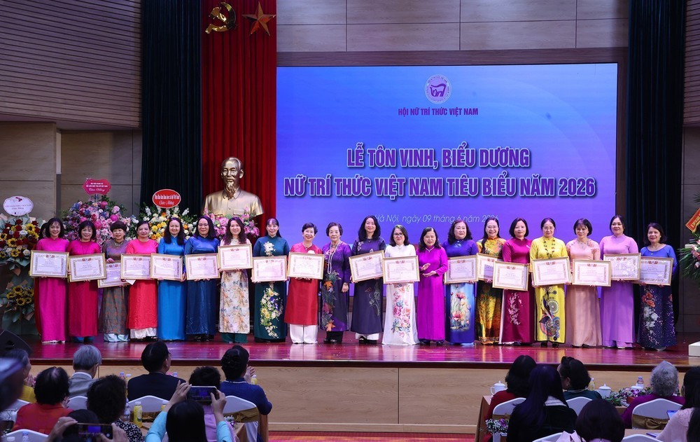 Tôn vinh những đóng góp to lớn của đội ngũ nữ trí thức Việt Nam - Ảnh 11.