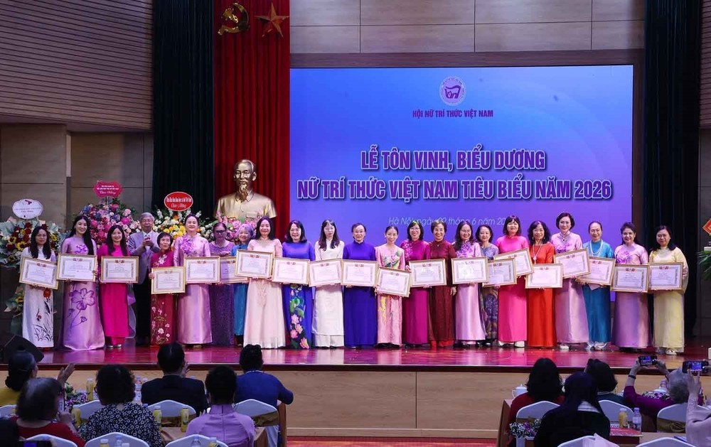 Tôn vinh những đóng góp to lớn của đội ngũ nữ trí thức Việt Nam - Ảnh 9.