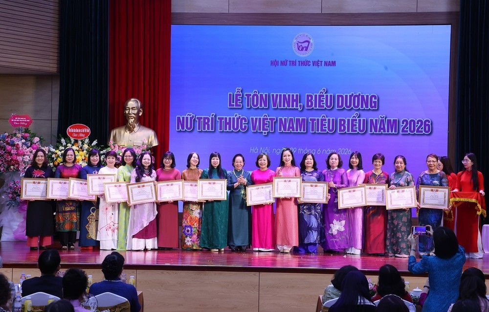 Tôn vinh những đóng góp to lớn của đội ngũ nữ trí thức Việt Nam - Ảnh 14.
