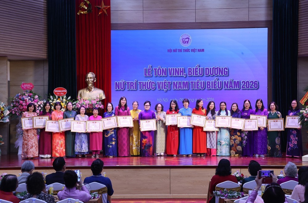 Tôn vinh những đóng góp to lớn của đội ngũ nữ trí thức Việt Nam - Ảnh 15.
