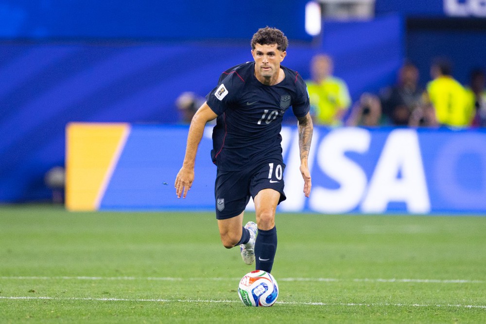 Cuộc chiến ngôi sao Mỹ và Bosnia & Herzegovina (World Cup 2026 vòng 32 đội): Pulisic đối đầu Muharemovic - Ảnh 1. Cuộc chiến ngôi sao Mỹ và Bosnia & Herzegovina (World Cup 2026 vòng 32 đội): Pulisic đối đầu Muharemovic - Ảnh 1.