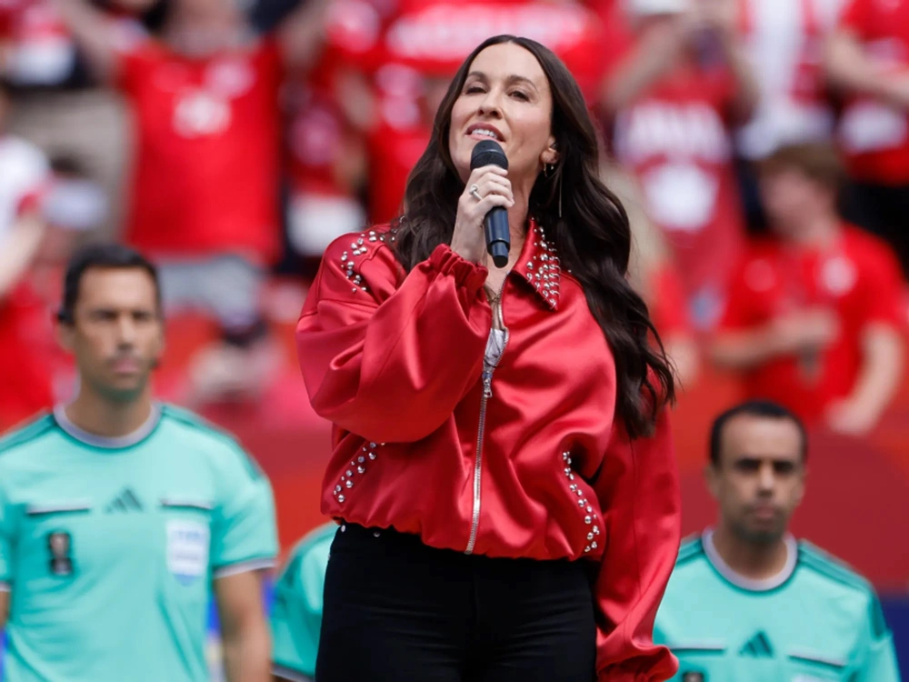 Alanis Morissette - giọng hát của một thế hệ - Ảnh 1. Alanis Morissette - giọng hát của một thế hệ - Ảnh 1.